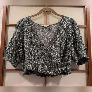 American Eagle Outfitters Dark Green Floral Crop Top